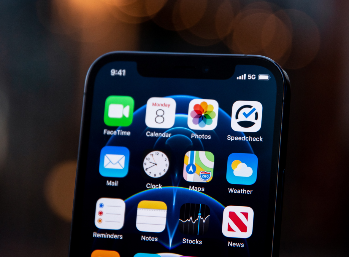 沙坪坝苹果手机维修分享为什么 iPhone 12 在冬季会自动关机 
