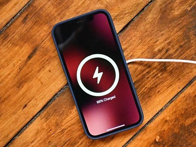 沙坪坝苹果手机维修分享iPhone 12可以随便充电吗 
